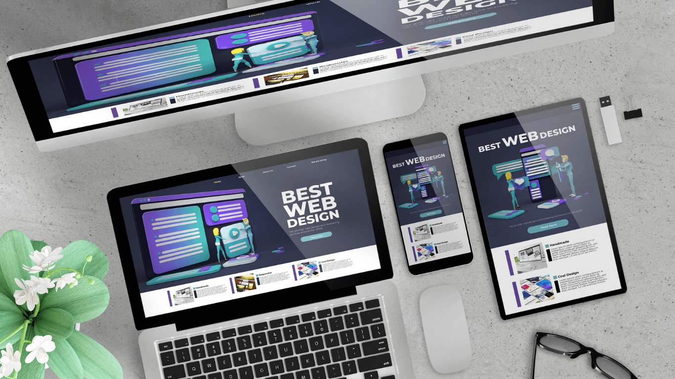 Personne travaillant sur un site web